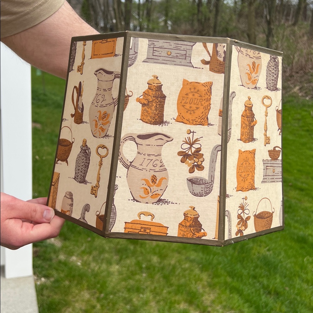 Vintage MCM Octagonal Early American Americana Colonial Style Fabric Lampshade - Picture 6 of 11